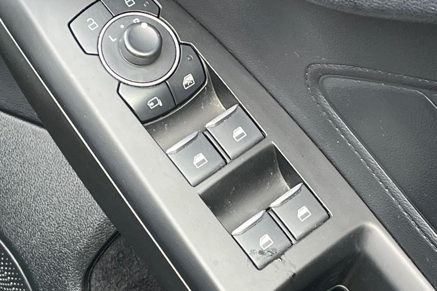 Ford Focus Photo autoimg-c906ad7933ed83a4cb6424af1949c4cb8524f337.jpg