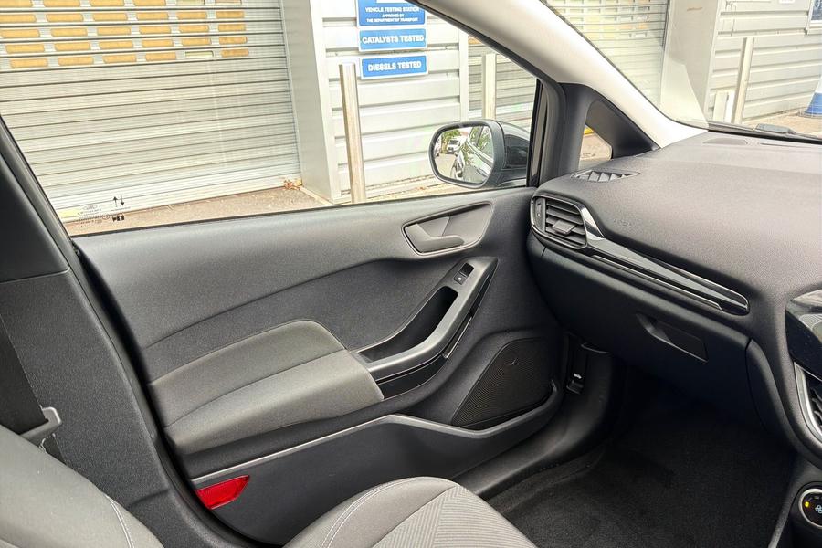 Ford FIESTA Photo autoimg-c90ac4cf24d7b51ba4fe5ab2cbcc5d8044bf7c2f.jpg