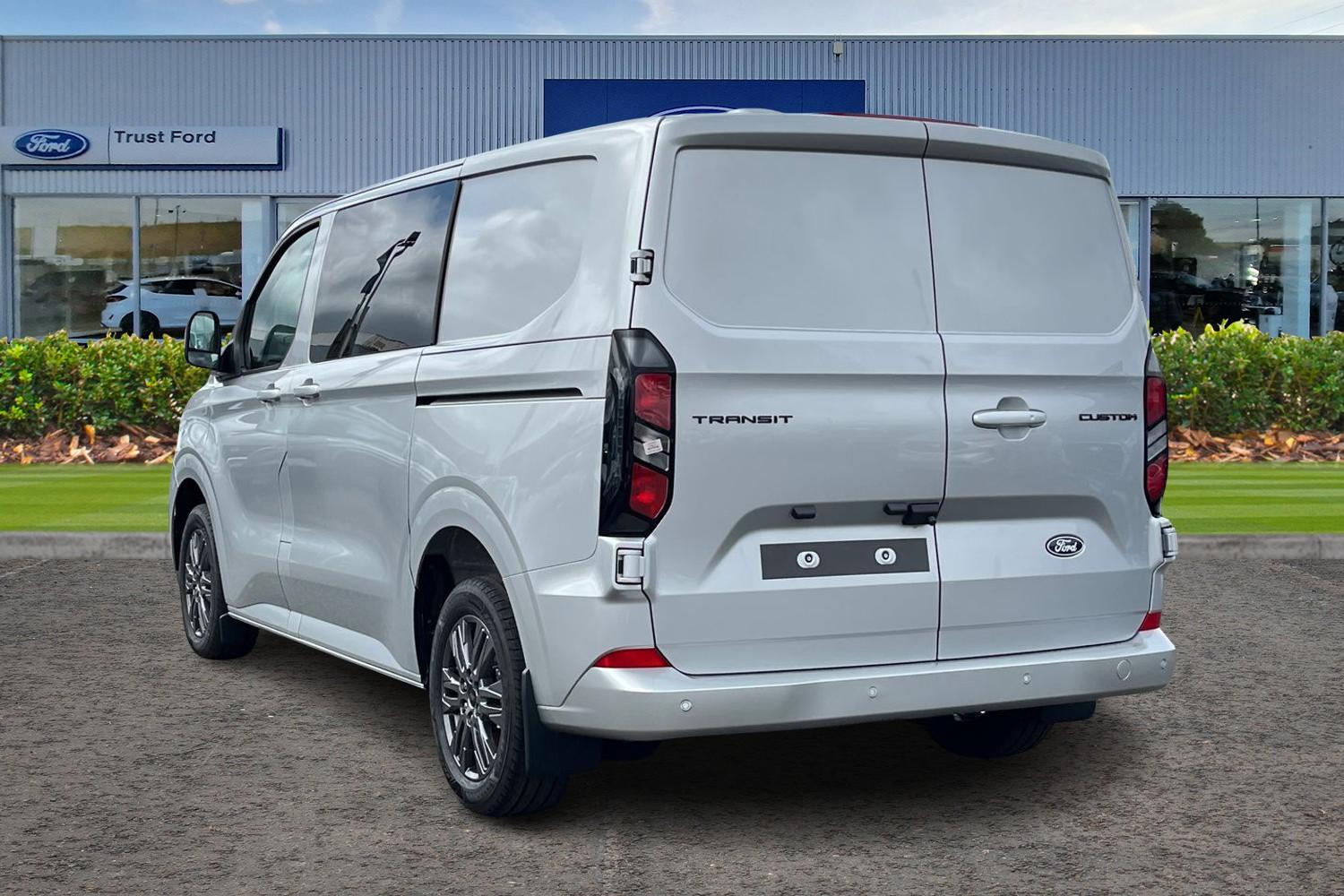 Ford TRANSIT CUSTOM Photo 1