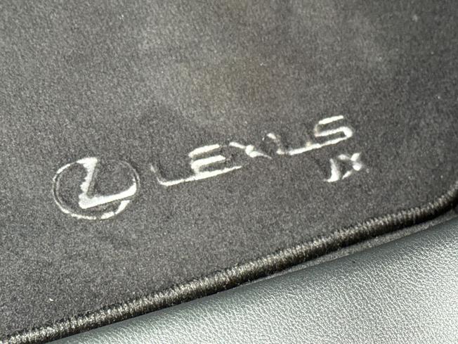 LEXUS Ux Photo 47