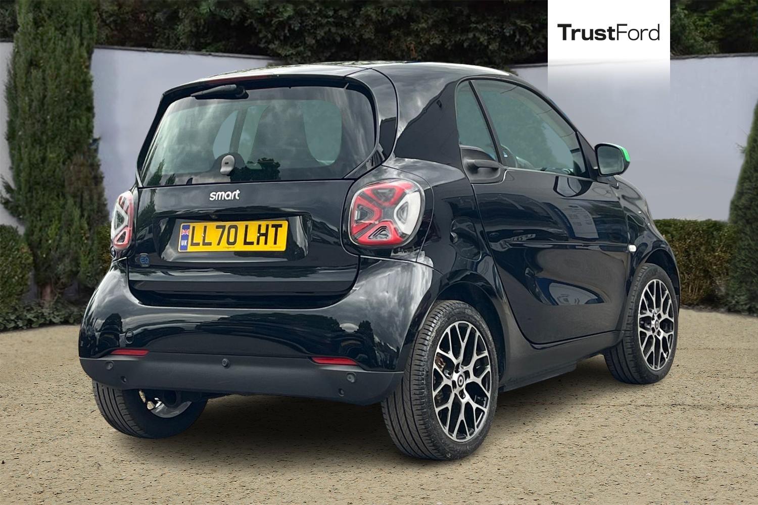 smart FORTWO COUPE Photo 3
