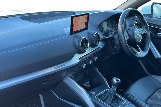 AUDI Q2 Photo 2
