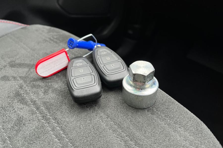 Ford Kuga Photo autoimg-c91222b633eaa004c535b0e34c9a90a16111f20b.jpg