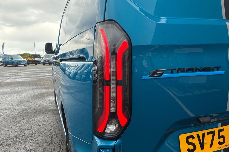 Used Ford E-TRANSIT CUSTOM SV75UWU 17