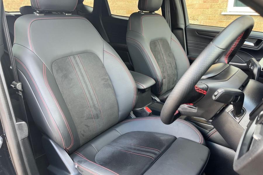 Ford KUGA Photo autoimg-c9163e90406fcea095ddd50a4cb1c656895fe90d.jpg
