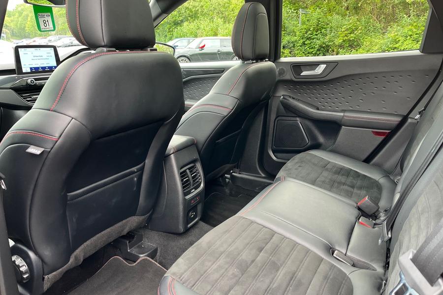 Ford KUGA Photo autoimg-c916b15479fddc69588b11701e9398764c2e5dbf.jpg