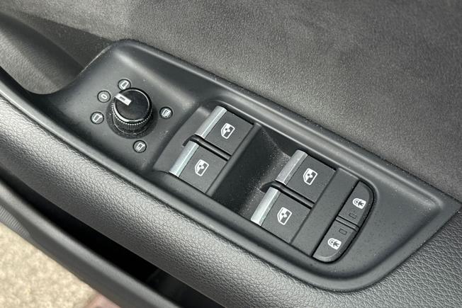 AUDI Q8 Photo 31