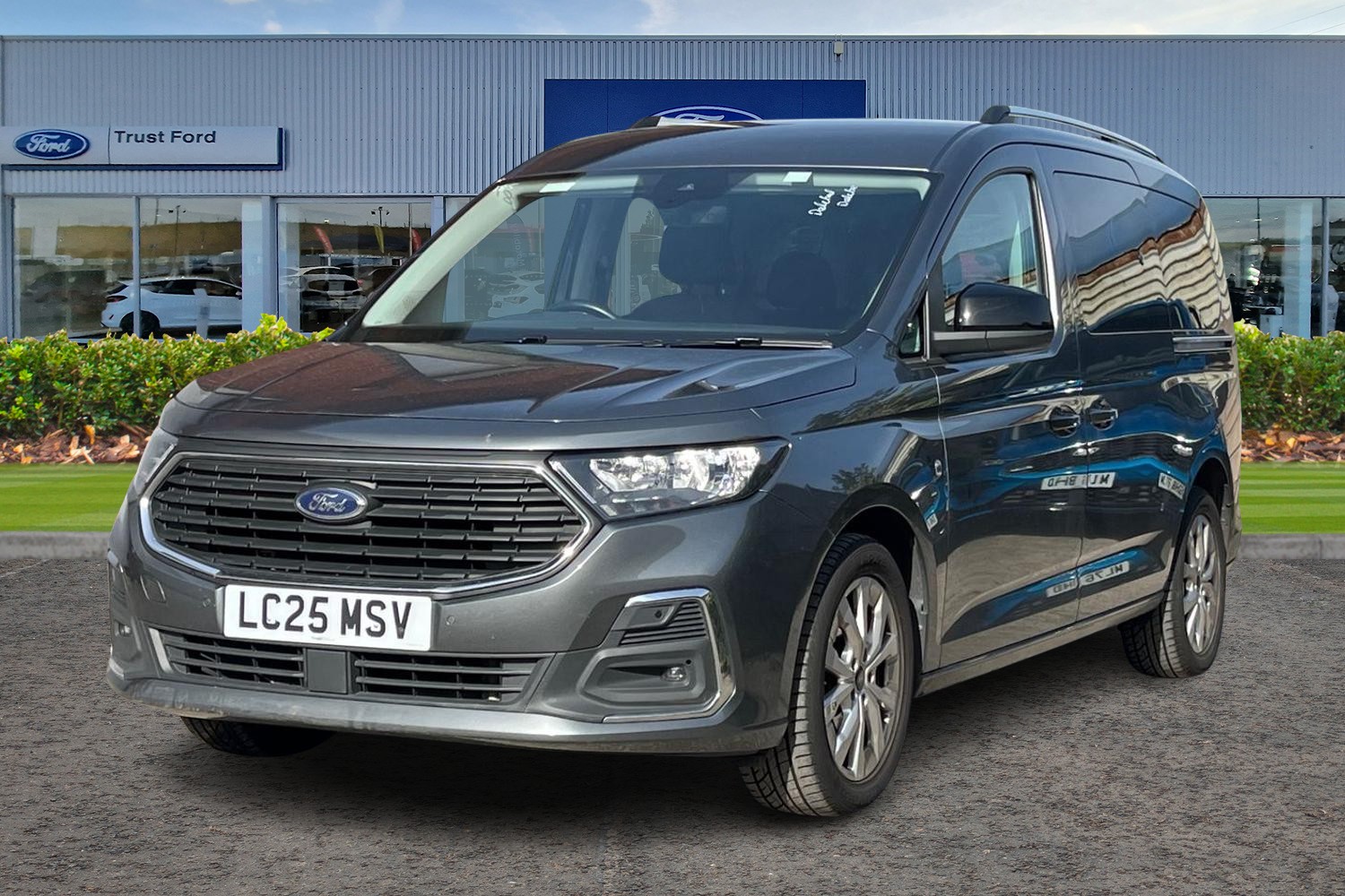 Ford GRAND TOURNEO CONNECT Photo 4