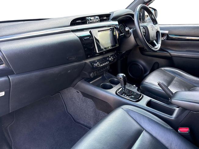 Toyota Hilux Photo 2