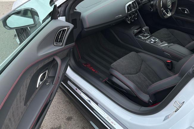 AUDI R8 Photo 46