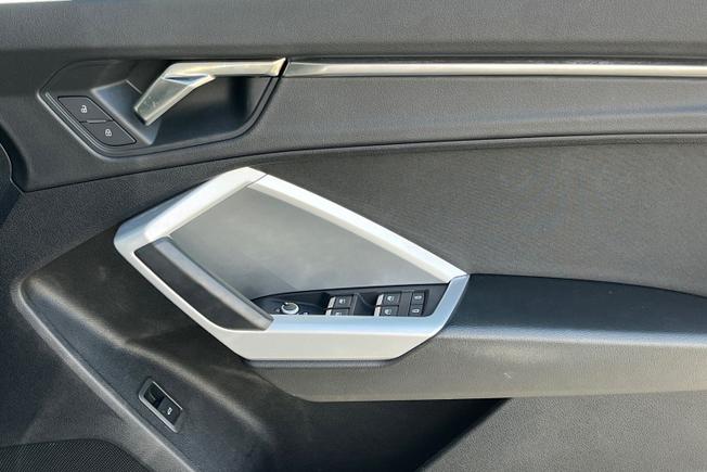 AUDI Q3 Photo 40