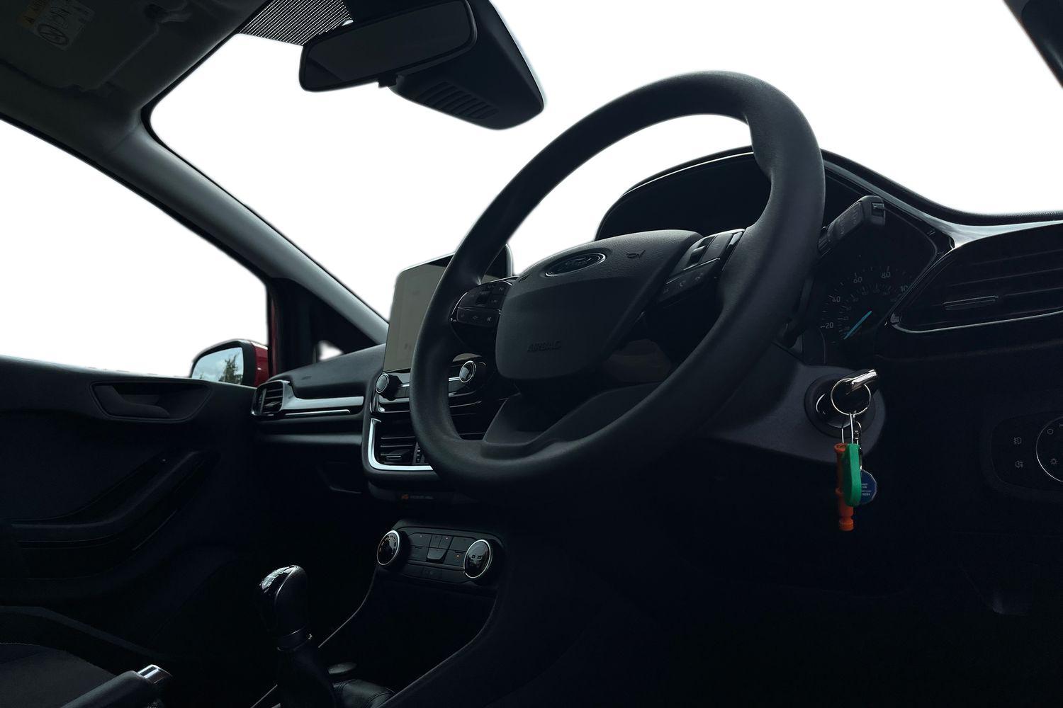 Ford Fiesta Photo 8