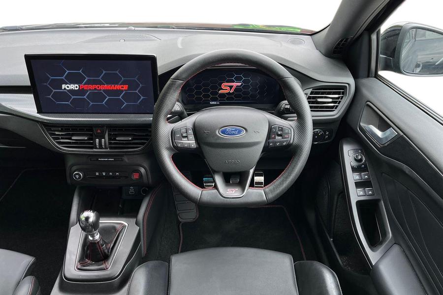 Ford Focus Photo autoimg-c92bf59fd896f6a36a92512309e5026bd49a78c6.jpg