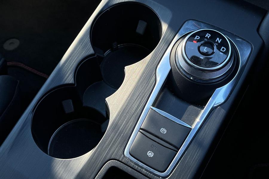 Ford KUGA Photo autoimg-c92d5f2a17e0c530edda7889f5b0dd4dcfe5de4d.jpg