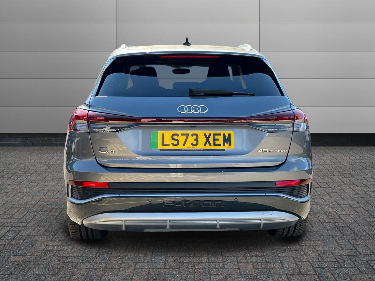 Audi Q4 e-tron Photo 6