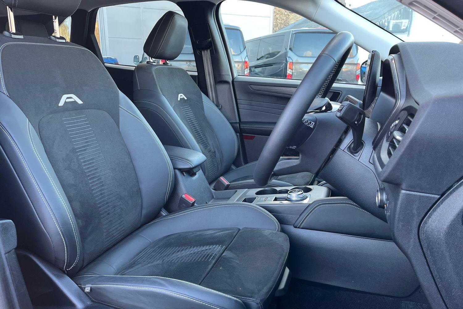 Ford KUGA Photo 16