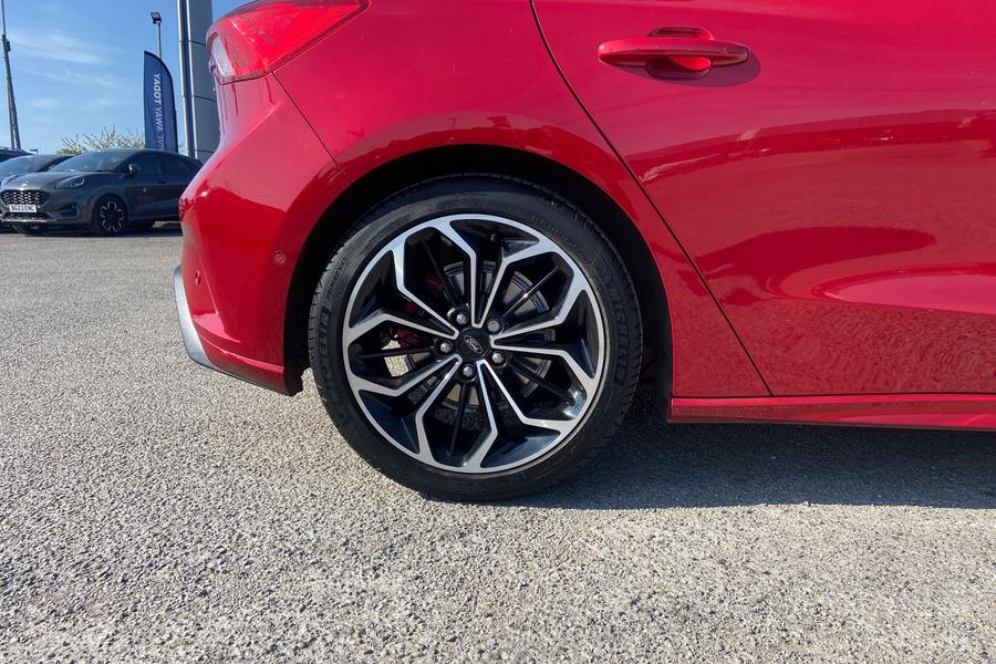 Ford FOCUS Photo autoimg-c93267658aba5b41a2342496e1600b9bcace5a7c.jpg