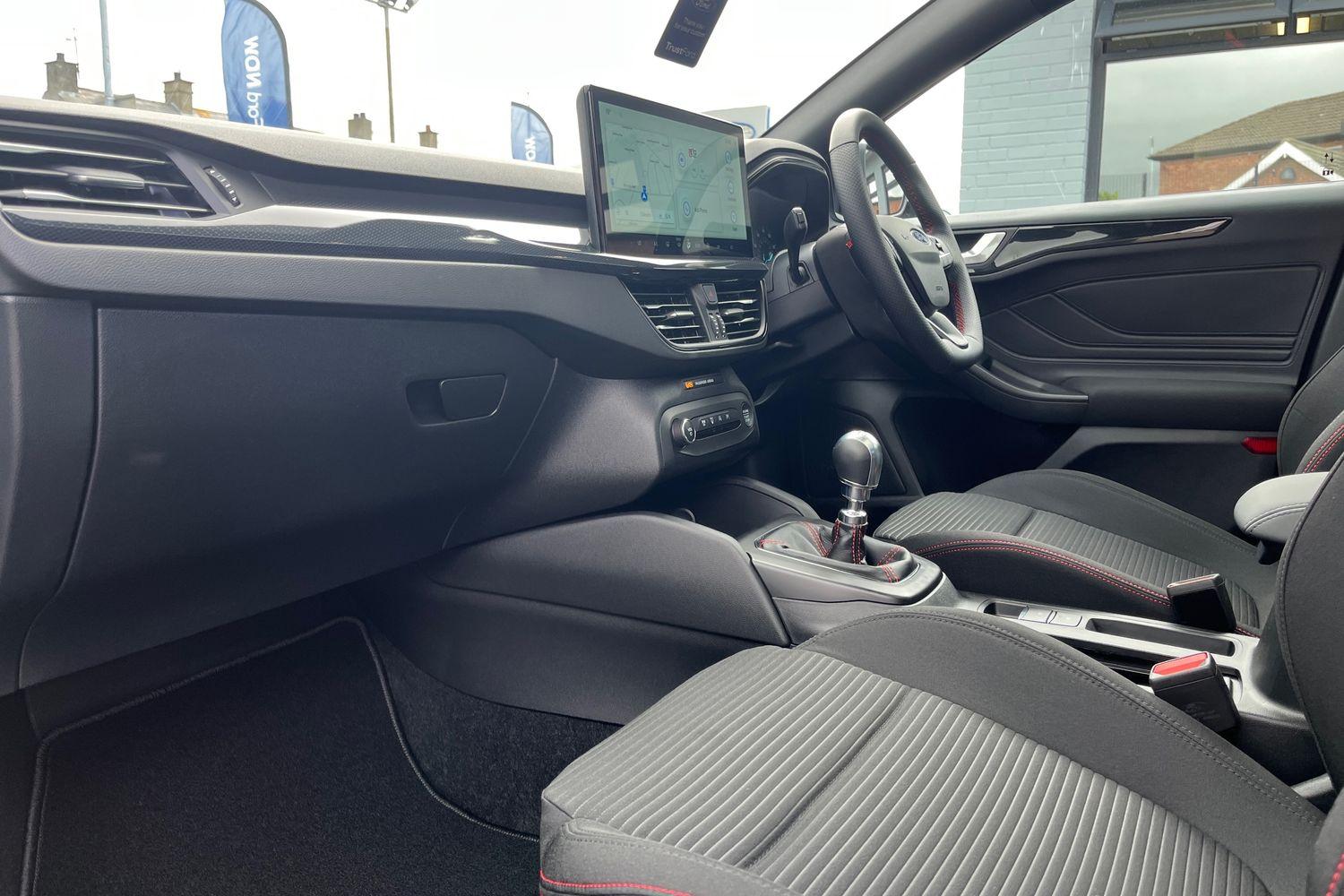 Ford FOCUS Photo 17