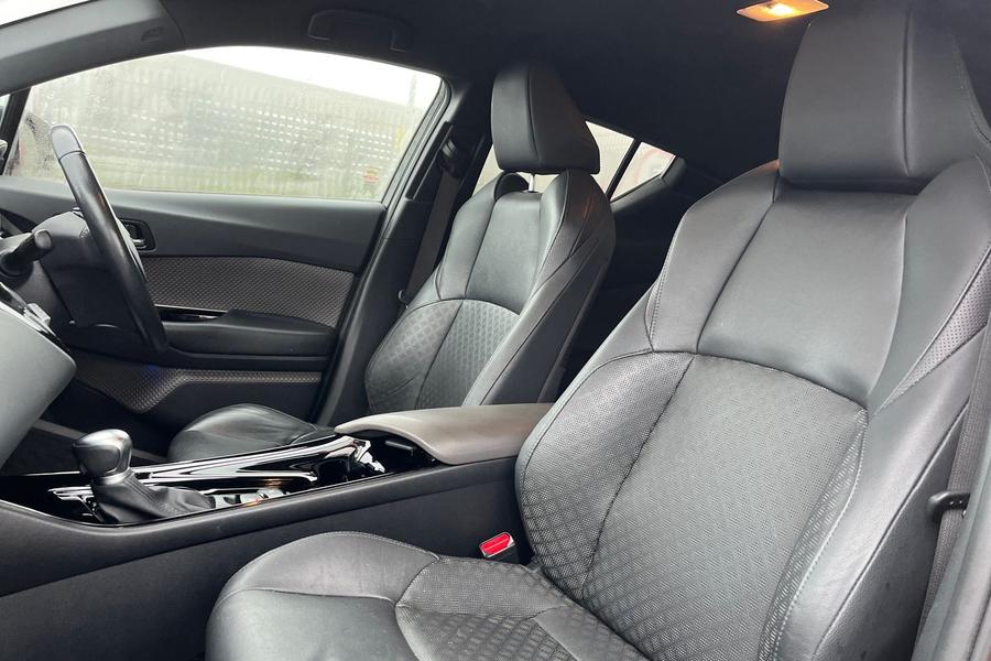Toyota C-HR Photo autoimg-c934259b4a314d2f92c2a667d9b622b44989d0e9.jpg