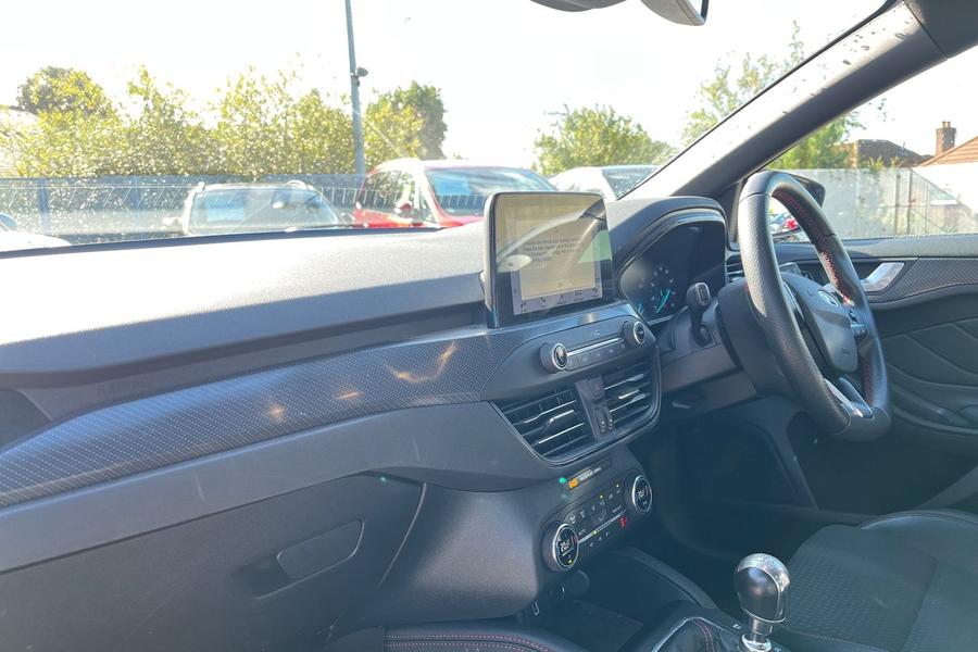 Ford FOCUS Photo autoimg-c93f5fcfe56c118125f791eda2240f7bffe7d04b.jpg