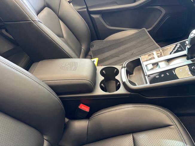 PORSCHE Macan Photo 28
