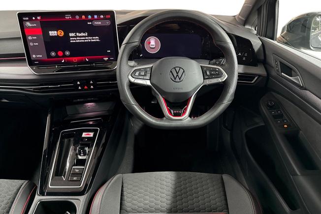 VOLKSWAGEN Golf Photo 11