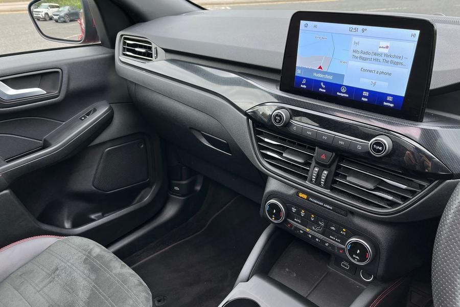 Ford KUGA Photo autoimg-c9485a37a665fa1189381a4a467e76fcf4b9791f.jpg