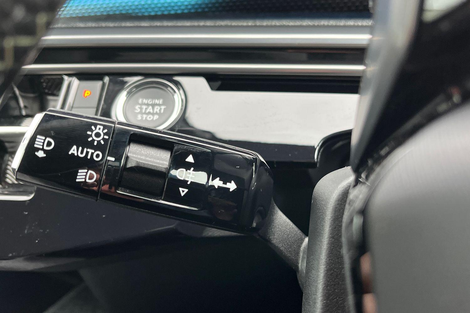 Peugeot E-5008 Photo 13