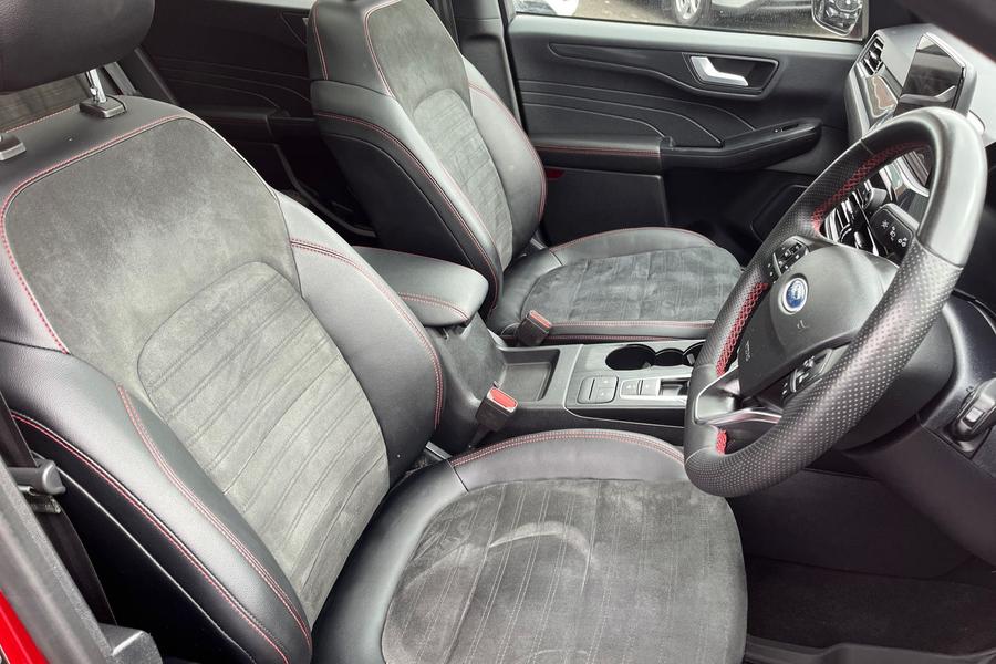 Ford KUGA Photo autoimg-c94a2610e3fb015a47ef4745b8f705d6c6f6a3c1.jpg