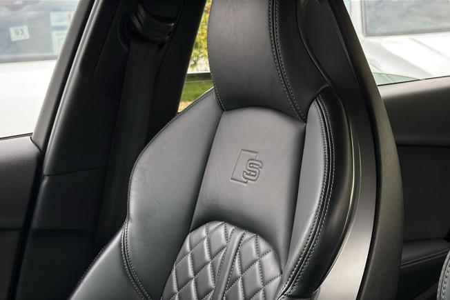 AUDI S4 Photo 41