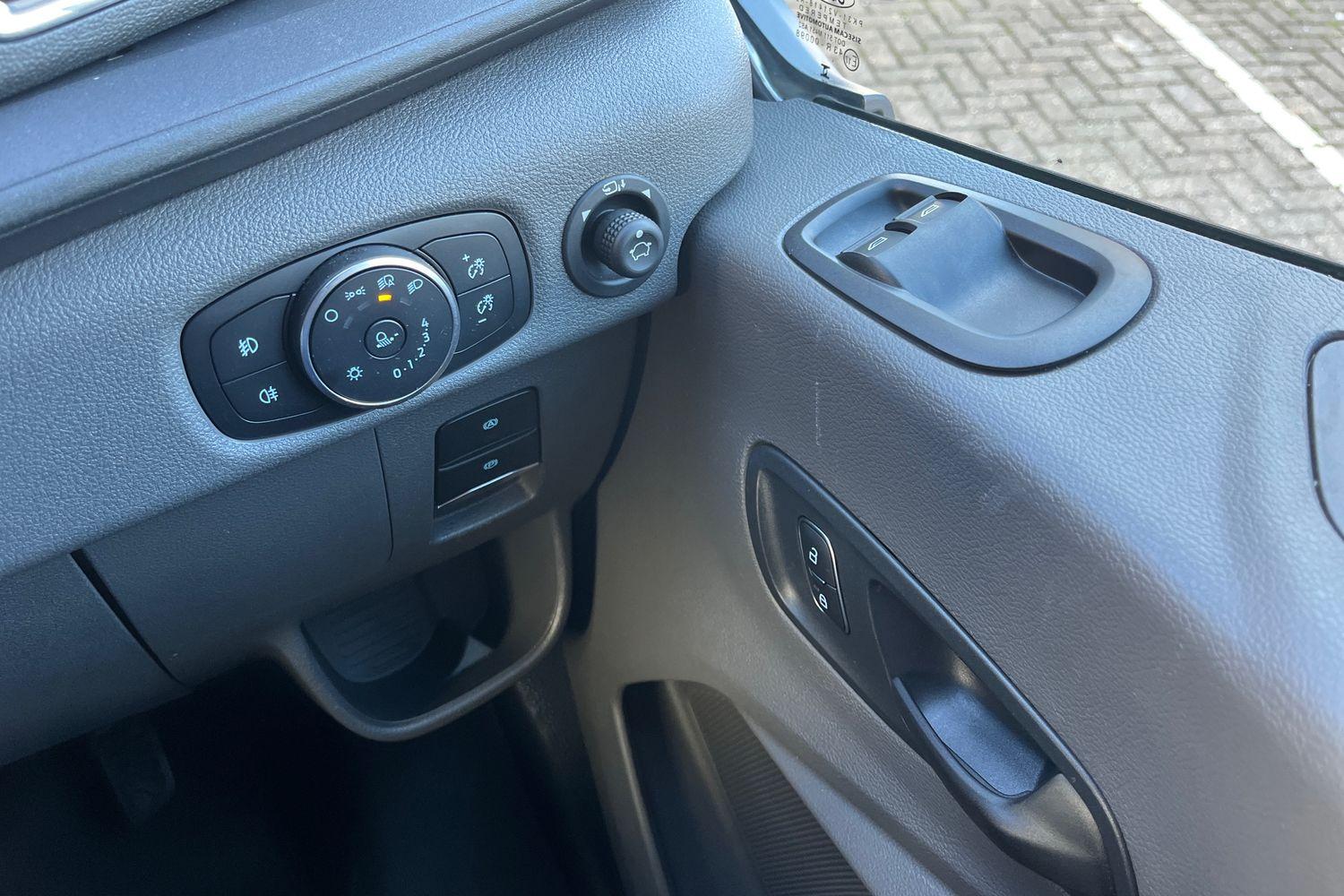Ford TRANSIT Photo 20