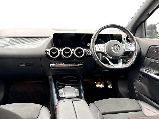 Mercedes-Benz GLA Photo 11