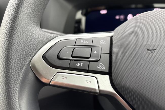 VOLKSWAGEN Crafter Photo 16