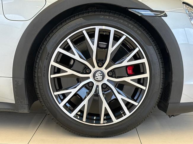 PORSCHE Taycan Photo 25