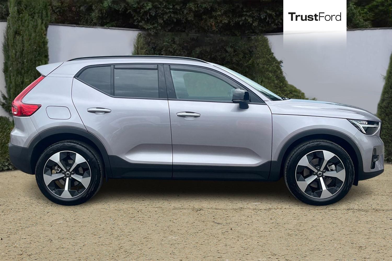 Volvo XC40 Photo 2