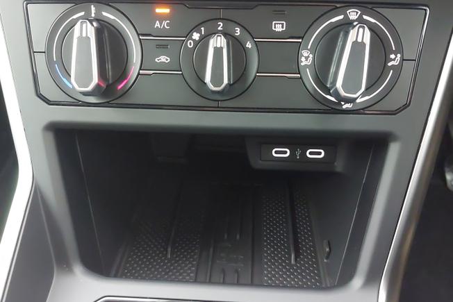 VOLKSWAGEN Polo Photo 23