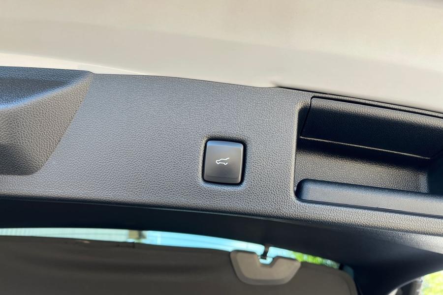 Ford KUGA Photo autoimg-c958975639a12cb878c8ccc3c0b310891e6608f3.jpg