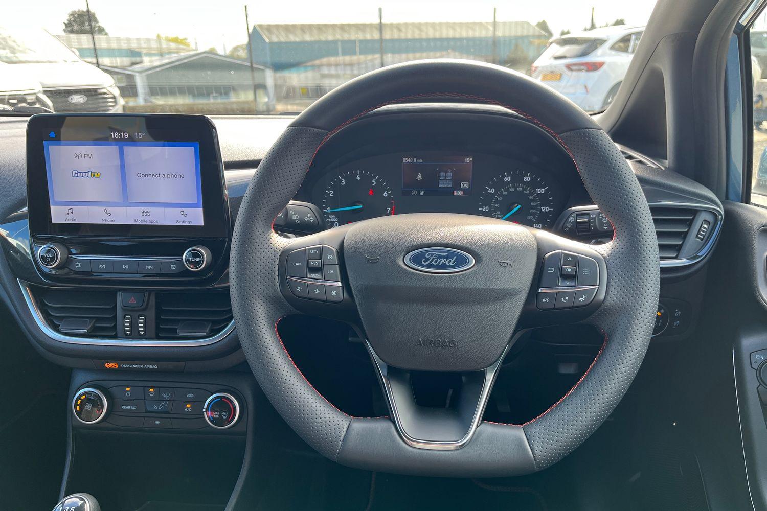 Ford FIESTA Photo 11