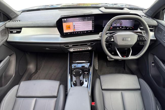 AUDI Q3 Photo 10