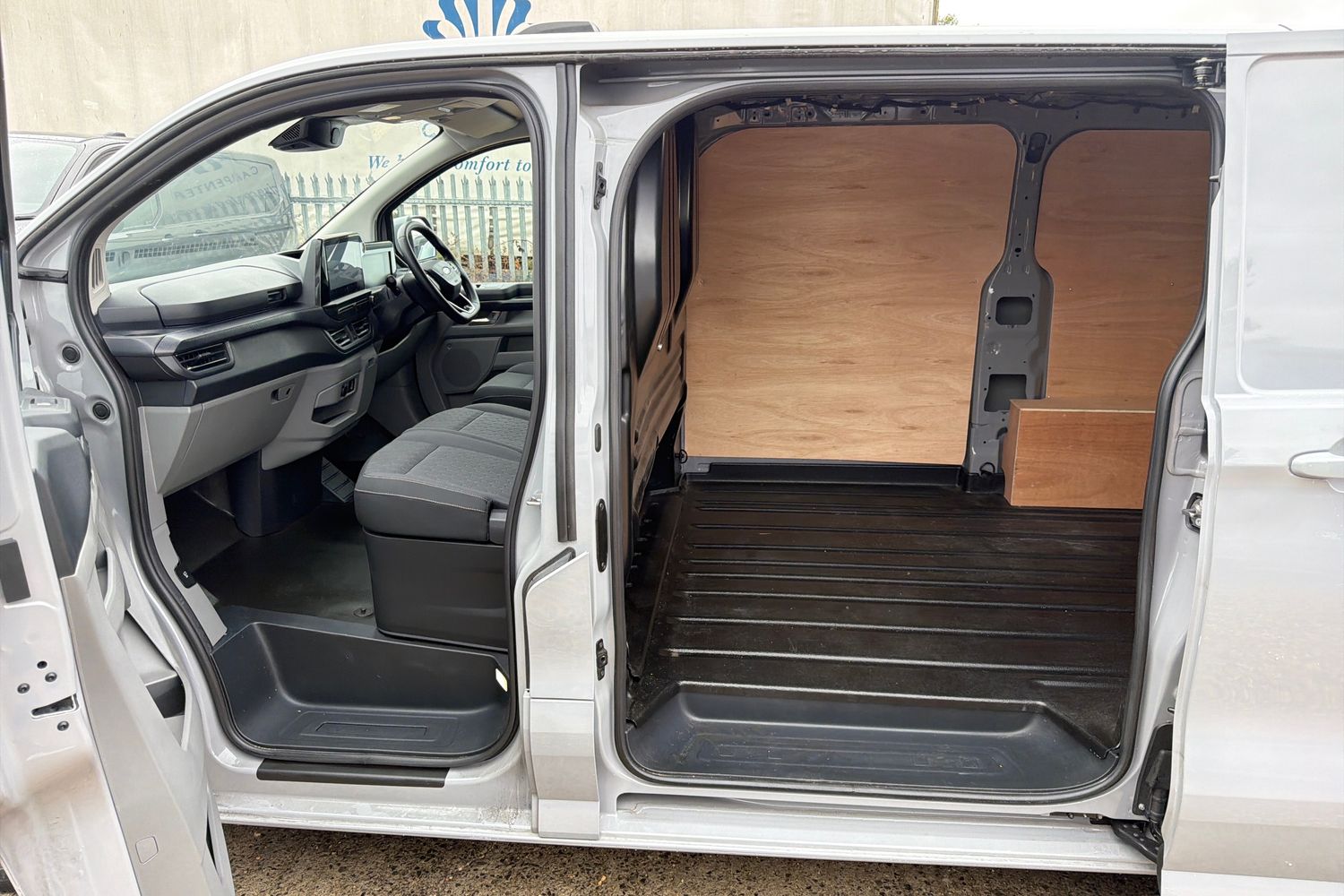Ford E-TRANSIT CUSTOM Photo 38