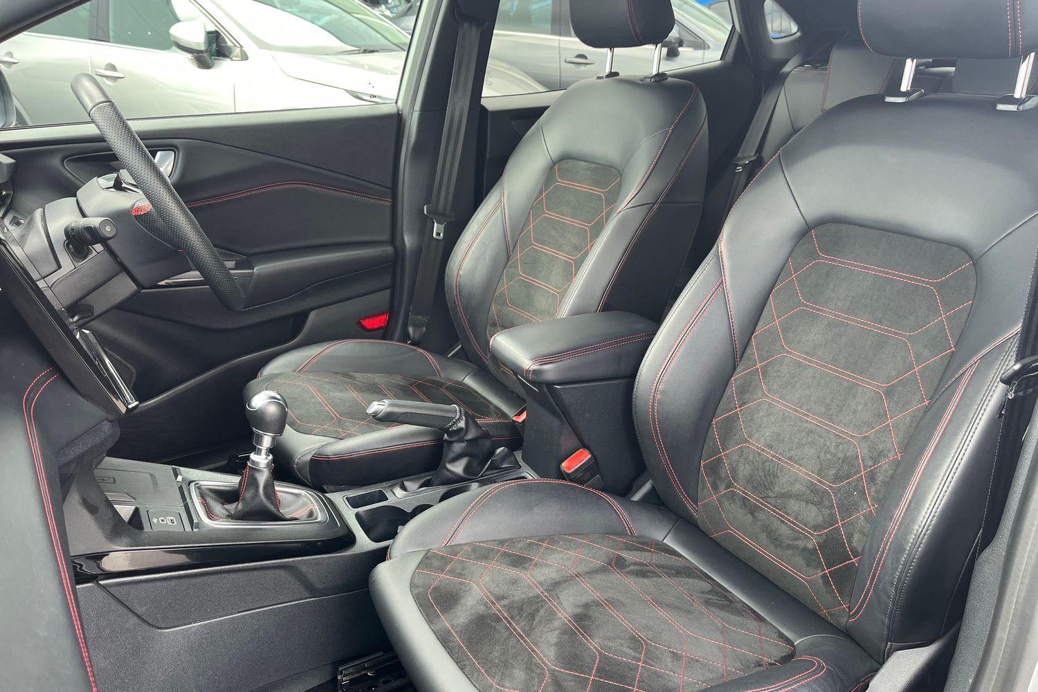 Ford PUMA Photo 18