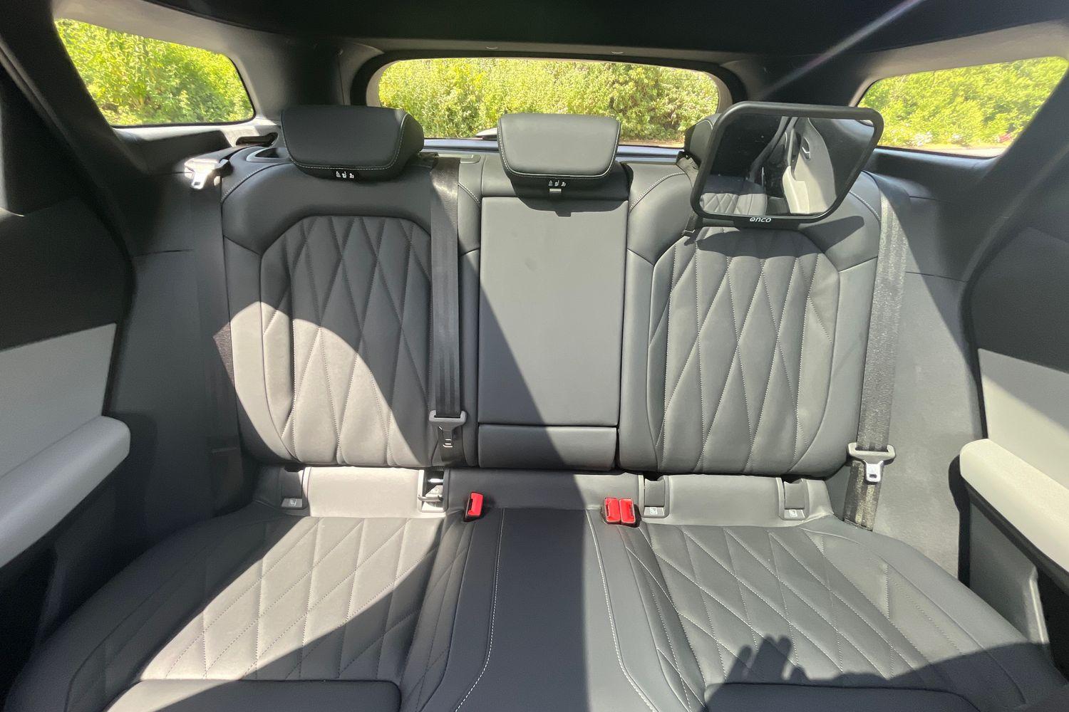 Ford Explorer Photo 19