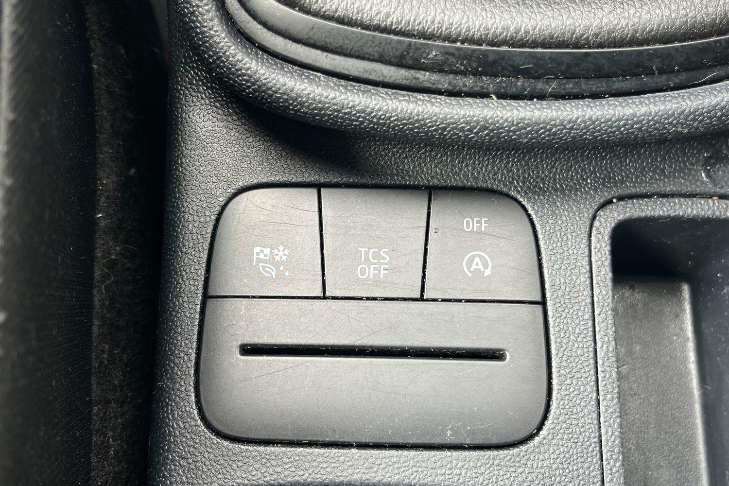 Ford FIESTA Photo 30