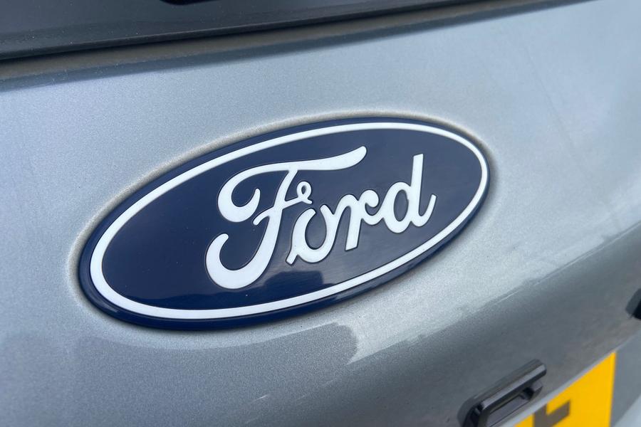 Ford Kuga Photo autoimg-c963b758138b069f0148d4e8d55f7c87da70a50a.jpg