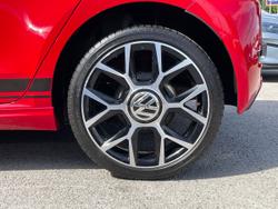 VOLKSWAGEN UP Photo 5