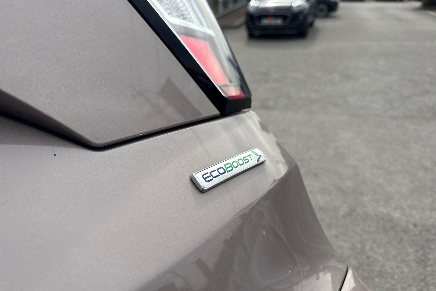 Ford KUGA VIGNALE Photo 38