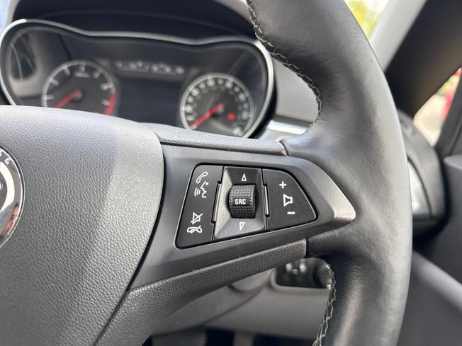 VAUXHALL Corsa Photo 17