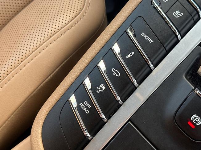 PORSCHE Macan Photo 34