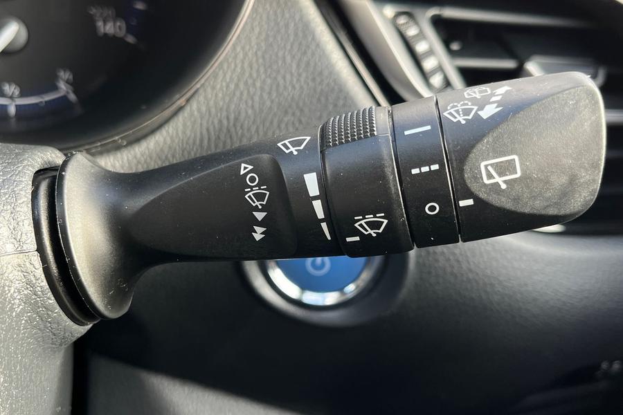 Toyota C-HR Photo autoimg-c96d46ceb389370805c9d9f007b6731c935c0622.jpg