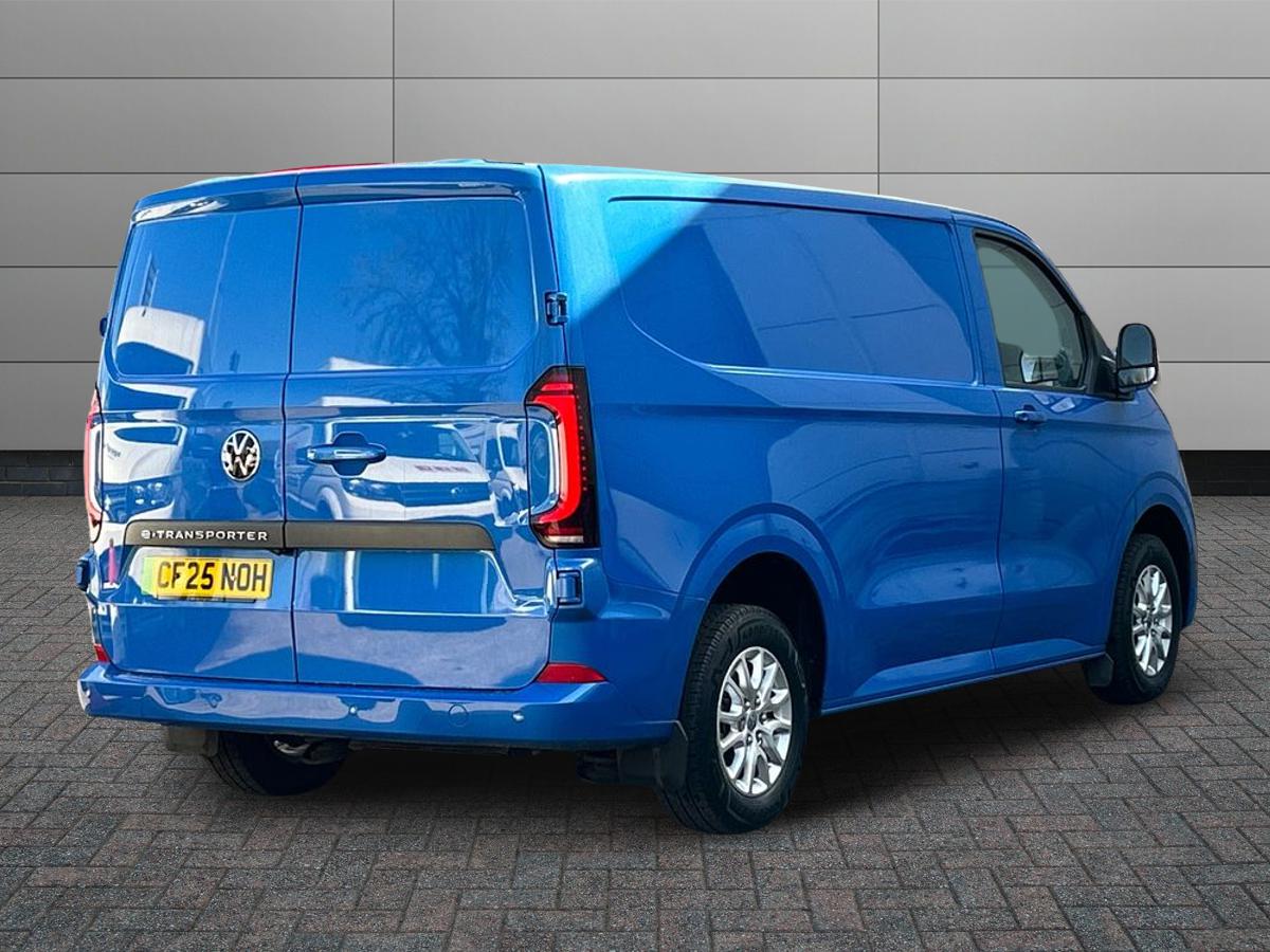 Used 2025 Volkswagen Transporter – £29,995 | Sinclair Group